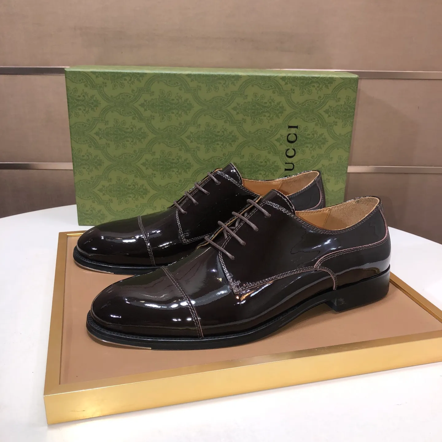 Men's shoes 💰660💰 Brand: GUCCI (Gucci) Standard code: Men's size 38/44 (45/46 can be customized) Grade: Same as the official website Original quality Material: Original cowhide Water-dyed cowhide lining Original rubber outsole Style category: Men's fashionable casual leather shoes Distinguished big-name luxury elements top luxury Color: Actual picture